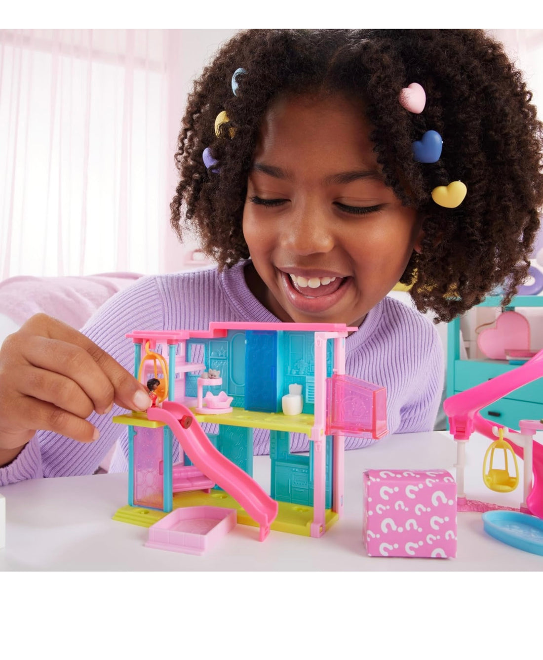 Barbieland - Mini casa dei sogni con accessori e bambola a sorpresa