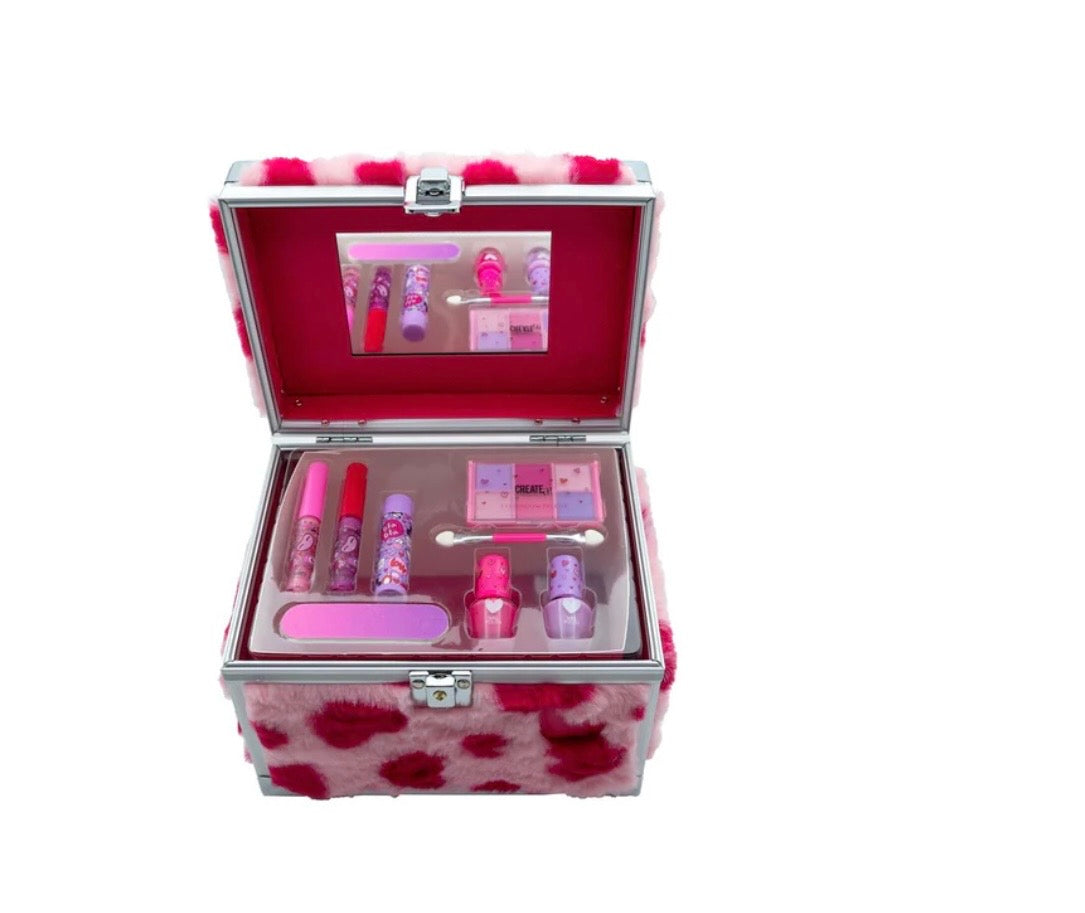 Create It!- Beauty case heart fluffy